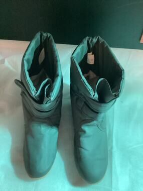 Haband Women’s Gray Boot Size 10 Fit Hook & Loop Closure Slip On